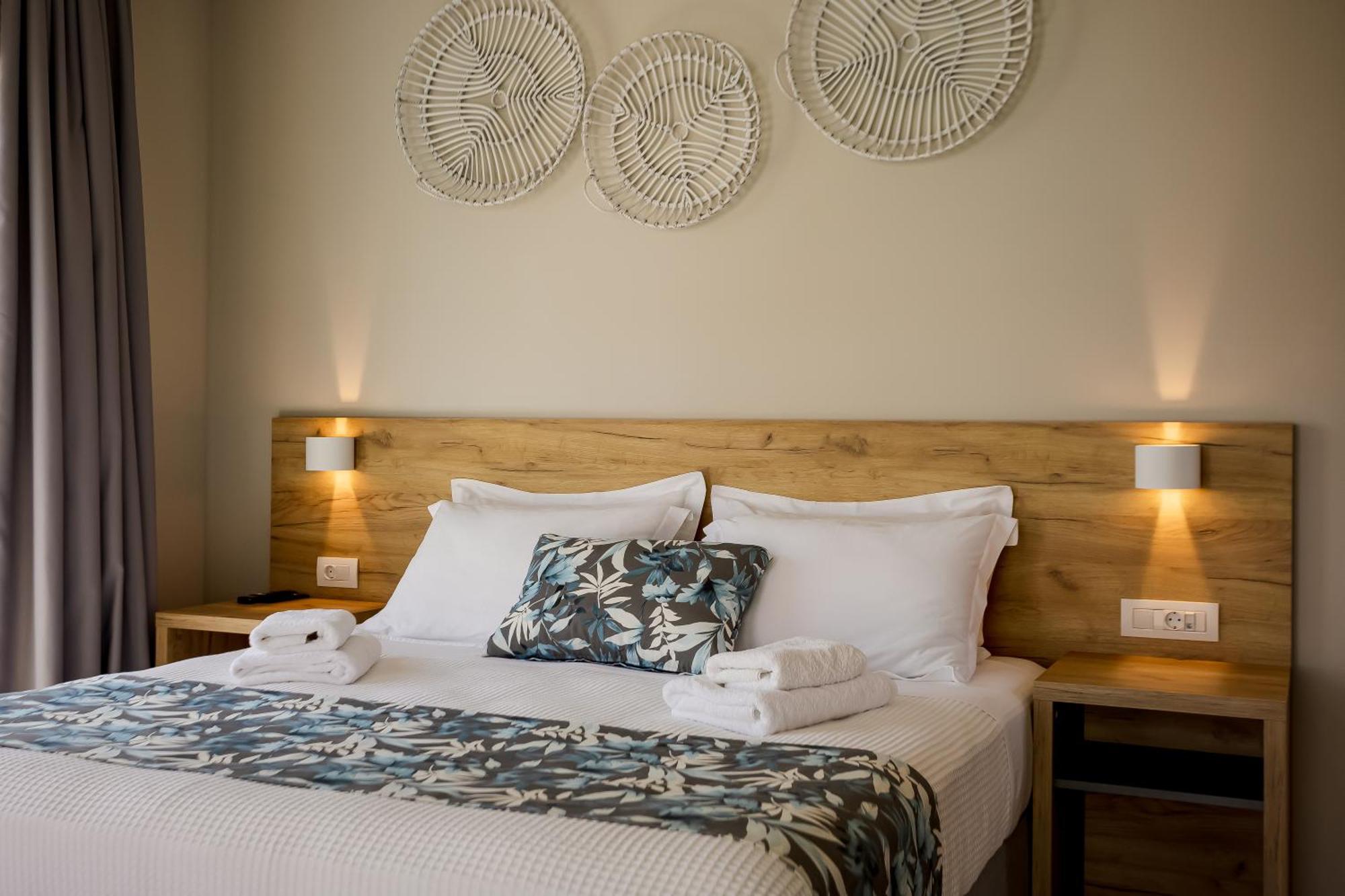 Sarpidon Suites Agia Marina 외부 사진